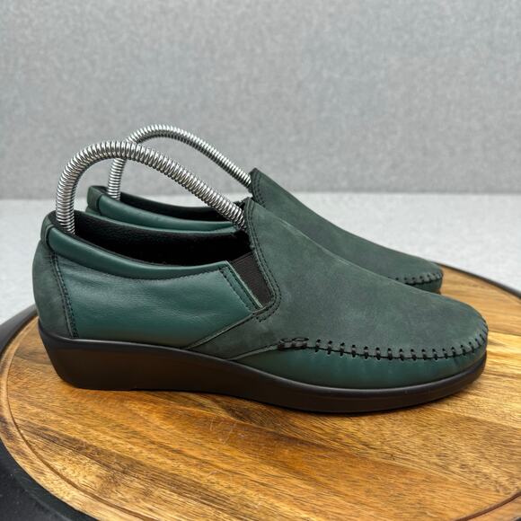 SAS Dream Loafers Women's 8 Wide Green Leather Slip On Tripad Comfort - Picture 1 of 7